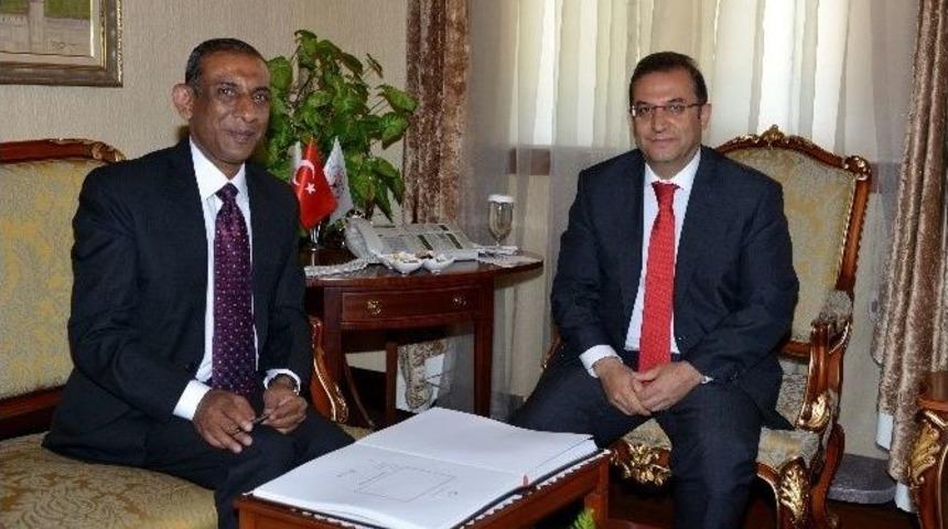 Hindistan B&uuml;y&uuml;kel&ccedil;isi Kulshreshth&rsquo;den Vali T&uuml;rker&rsquo;e Ziyaret