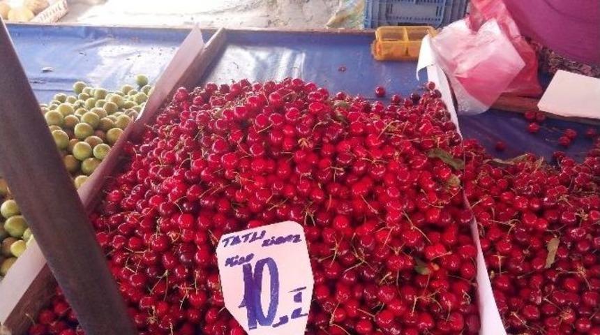 Kirazın Kilosu 10 Lira