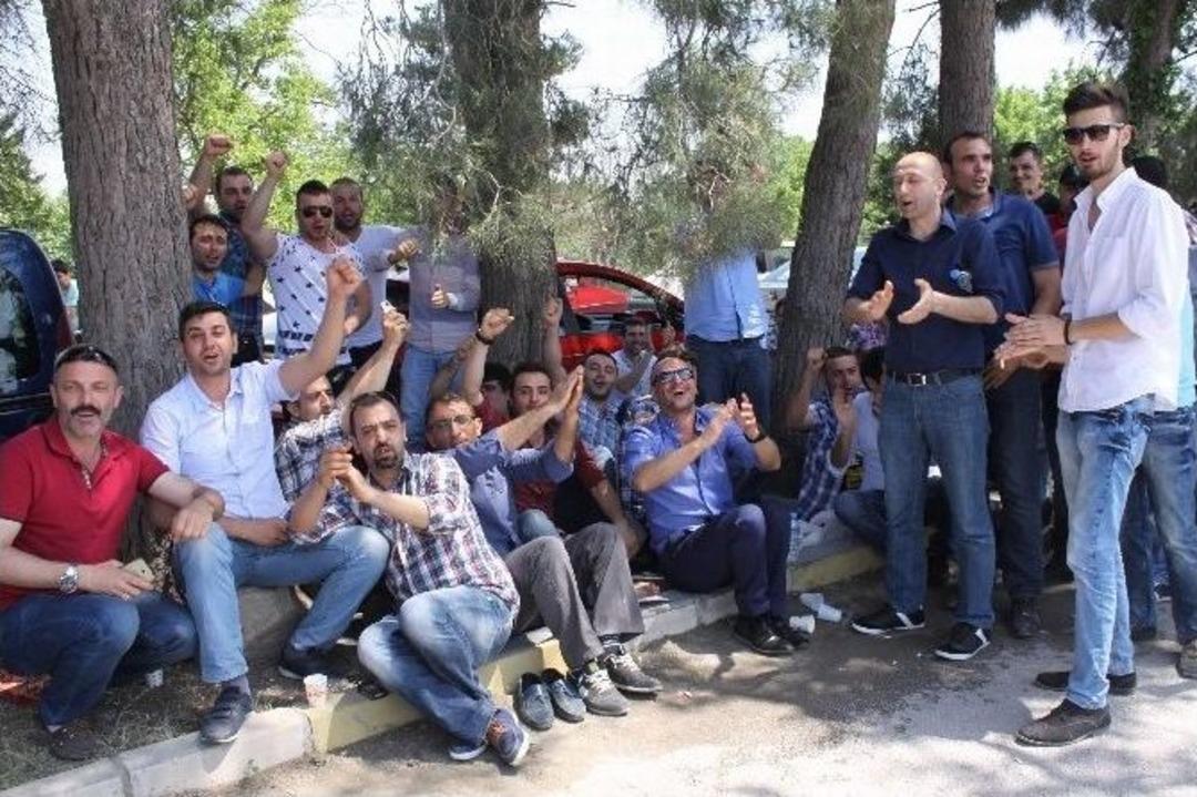 Ford İş&ccedil;ileri Taleplerini Y&ouml;netime Sundu