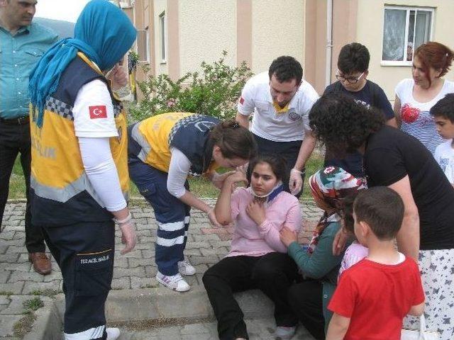 Yolun Karşısına Geçerken Otomobil Çarptı