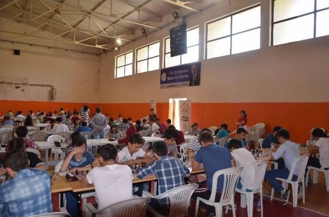 Erenler&rsquo;de Satran&ccedil; Heyecanı