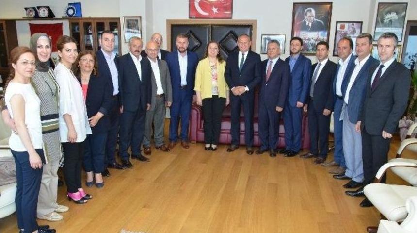 Başkan Keleş Ve Meclis &Uuml;yelerinden Rekt&ouml;r &Ccedil;akar&rsquo;a Ziyaret