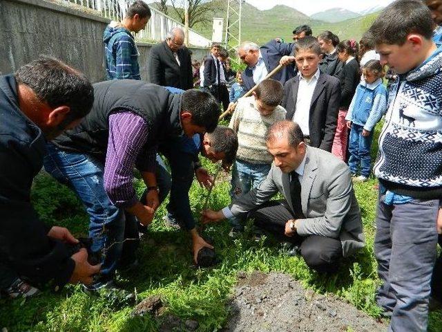 Posof Kaymakamının Köy Ziyaretleri Devam Ediyor