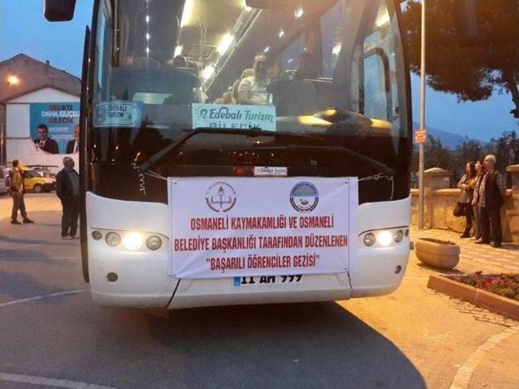 Osmaneli’de Başarılı Öğrenciler İstanbul Gezisiyle Ödüllendirildi