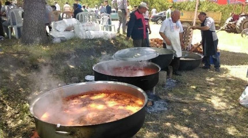 Ahılı&rsquo;da K&ouml;yl&uuml;ler Ş&uuml;k&uuml;r Duasına &Ccedil;ıktı