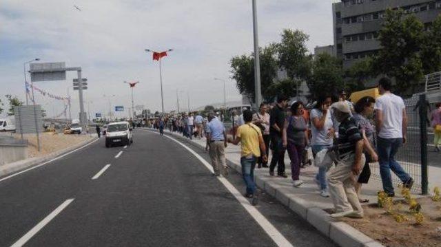 Başbakan'ın Açtığı Konak Tünellerinde Yaya Geçidi Sıkıntısı