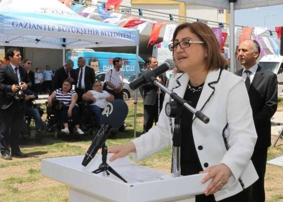 B&uuml;y&uuml;kşehir Belediyesi Aktif Yaşam Ve Eğitim Merkezi A&ccedil;ıldı