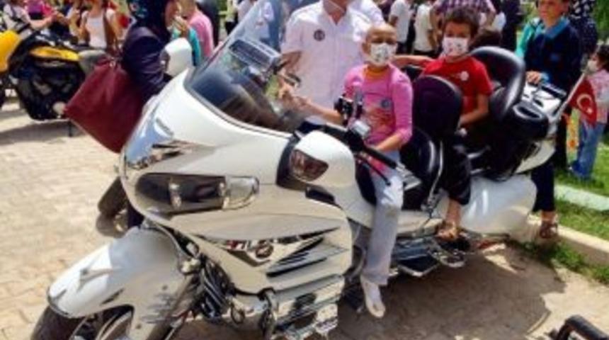 Onkoloji Hastanesi&rsquo;nde &ldquo;ponko Geleneksel U&ccedil;urtma Şenliği&rdquo; D&uuml;zenlendi