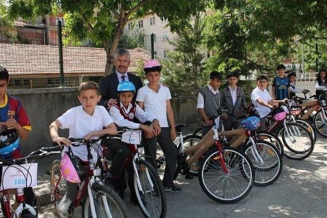 Sungurlu’da Öğrencilere 33 Adet Bisiklet Dağıtıldı