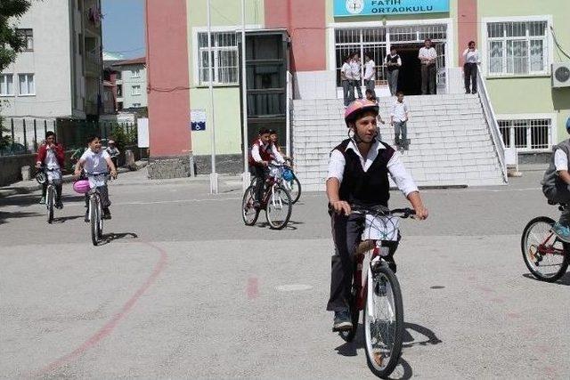 Sungurlu’da Öğrencilere 33 Adet Bisiklet Dağıtıldı