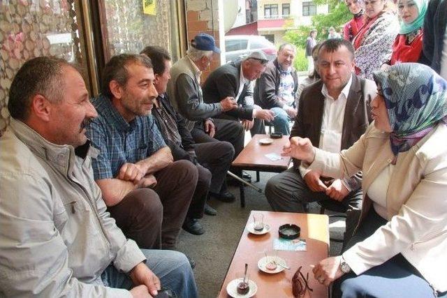 Ak Parti Trabzon Milletvekili Adayı Ayşe Sula Köseoğlu, Çalışmalarını Akçaabat’ta Sürdürdü