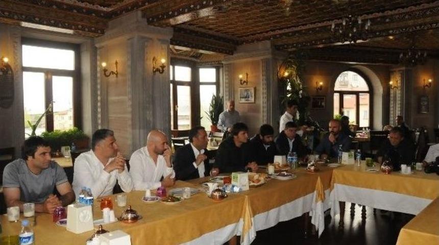 Efsaneler B.b. Erzurumspor&rsquo;a Talip