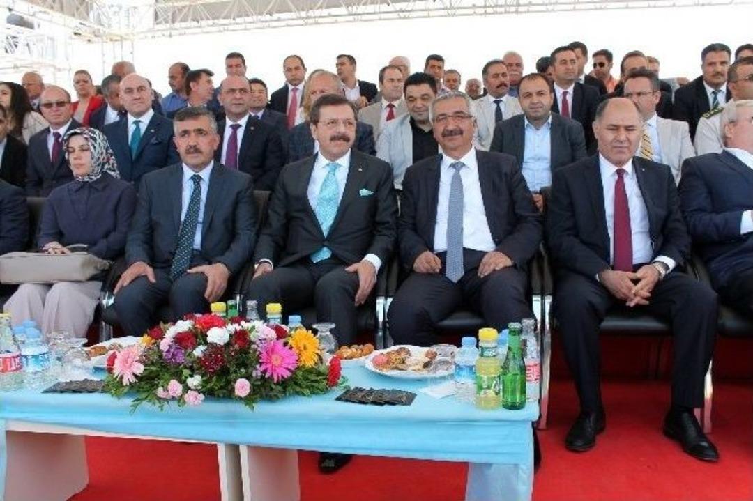 Tobb&rsquo;un Yaptırdığı İletişim Fak&uuml;ltesi Temeli T&ouml;renle Atıldı