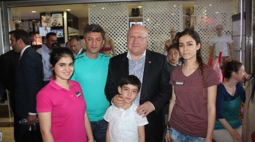 Ak Parti&rsquo;li Şener: "gen&ccedil;ler İlk Oylarını Ak Parti&rsquo;ye Verecek"