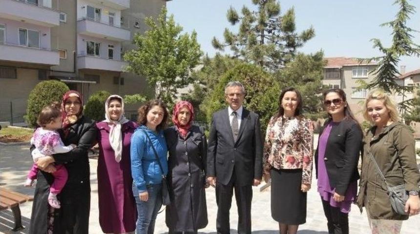 Başkan K&ouml;şker, Parkı Vatandaşla Birlikte Denetledi