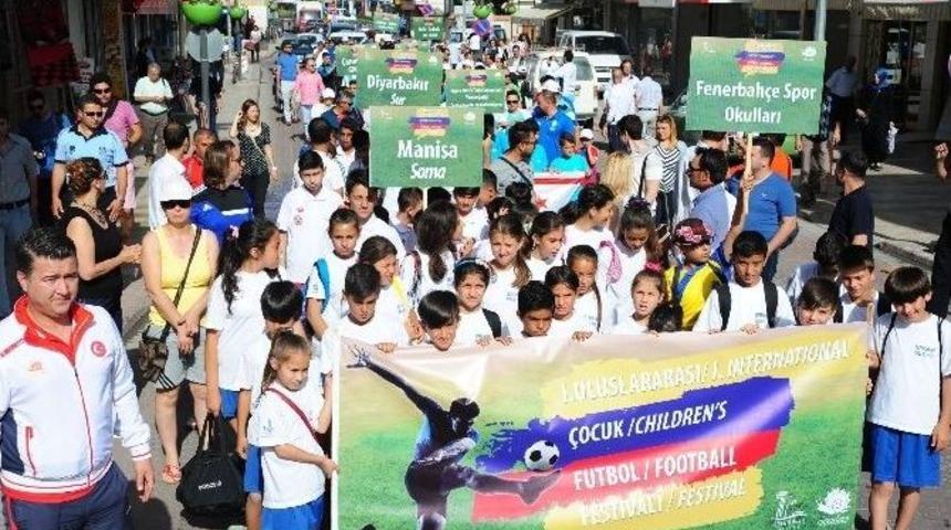 Seferihisar&rsquo;da, Uluslararası &Ccedil;ocuk Futbol Turnuvası Başladı