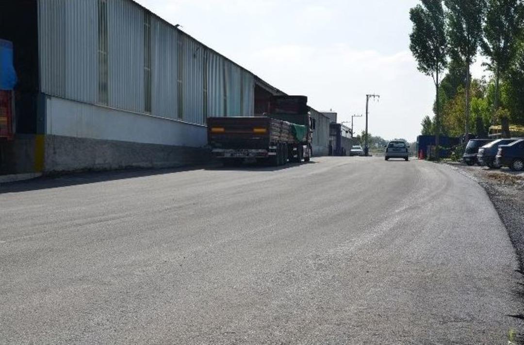 Laz Ahmet Caddesinde Asfalt &Ccedil;alışması