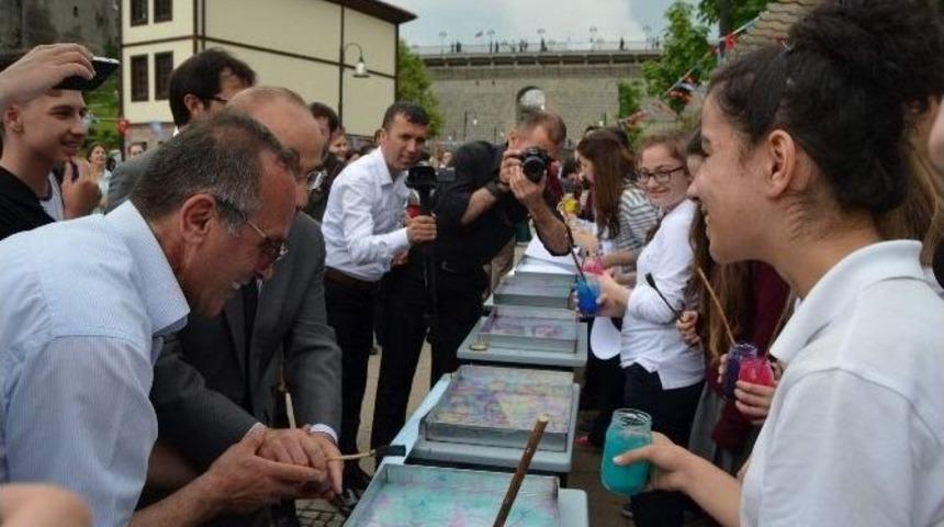 Trabzon&rsquo;da İlgin&ccedil; Ebru Denemesi