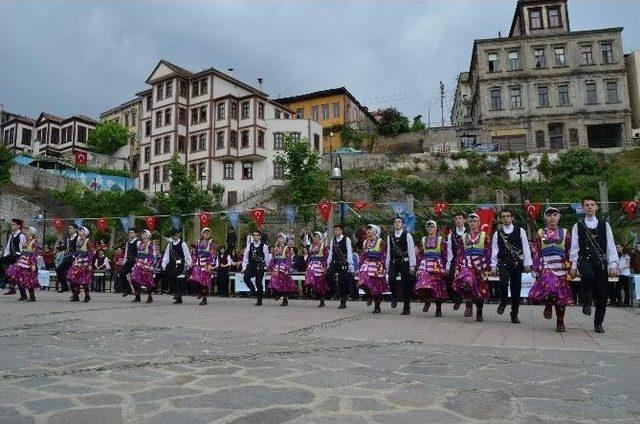 Trabzon’da İlginç Ebru Denemesi