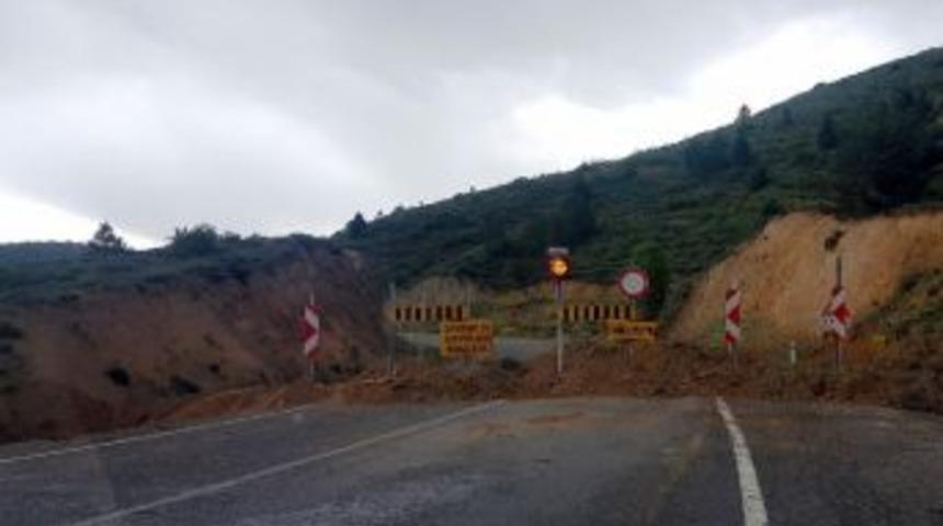 Heyelan Tehlikesi Karayolunu Kapattırdı
