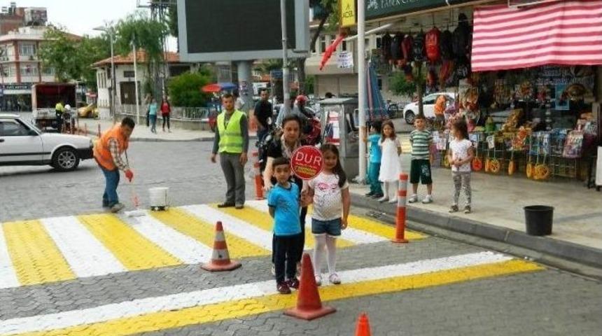 Minik &Ouml;ğrencilerden S&uuml;r&uuml;c&uuml;lere &rsquo;yol Ver&rsquo; &Ccedil;ağrısı