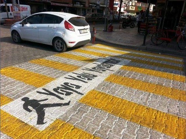 Minik Öğrencilerden Sürücülere ’yol Ver’ Çağrısı