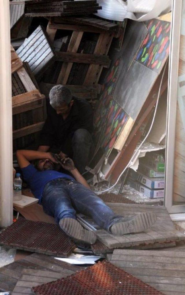 Antalya'da Dükkanın Asma Katı Çöktü: 3 Yaralı
