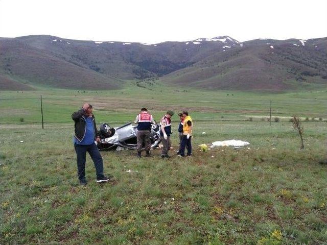 Erzincan’da Otomobil Takla Attı: 2 Ölü, 1 Yaralı