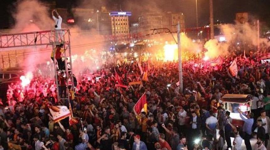 Taksim Meydanı'nda Şampiyonluk Coşkusu