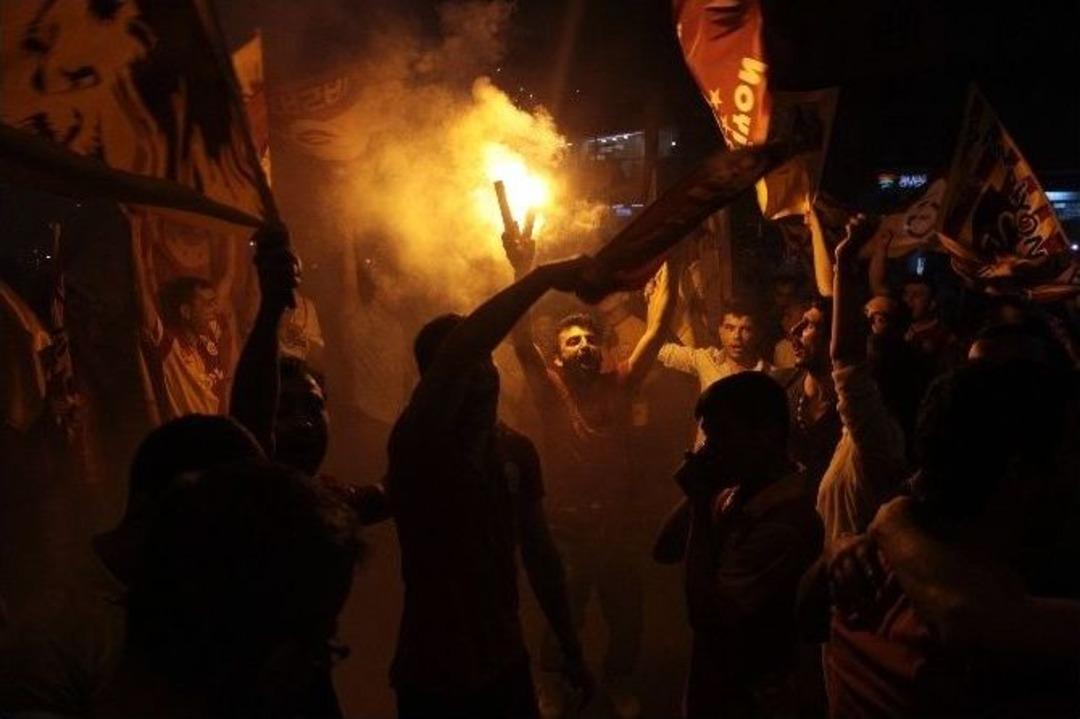 Adana&rsquo;da Galatasaray Taraftarının Şampiyonluk Kutlamaları