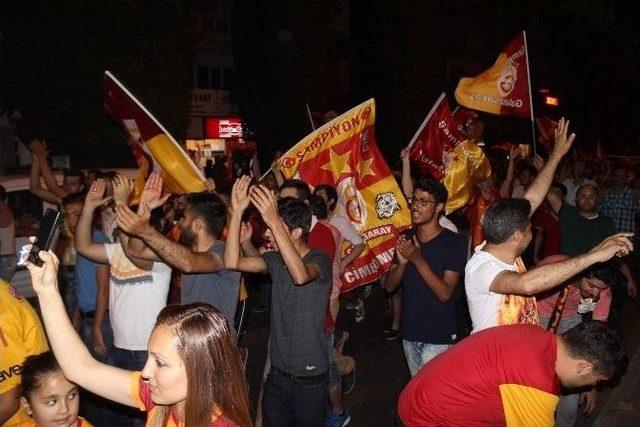 Aydın’da Galatasaraylıların Şampiyonluk Coşkusu