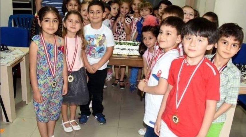 Aliağa&rsquo;da Satran&ccedil; &Ouml;ğrencilerine Başarı Belgesi