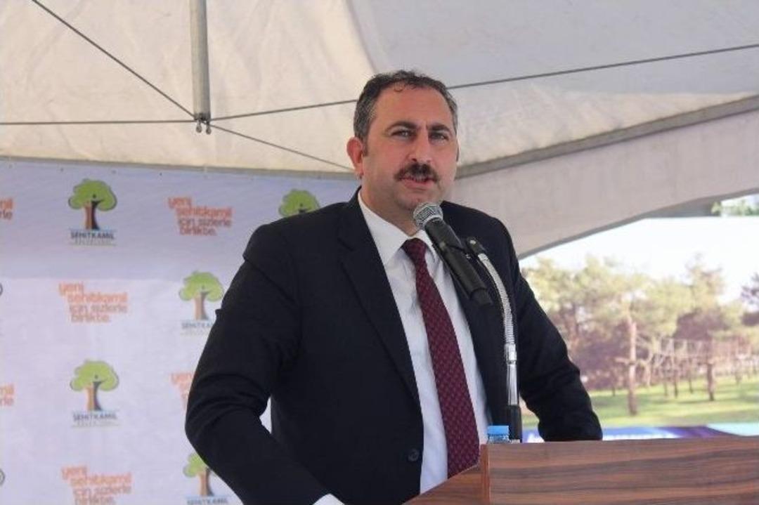 Ak Parti&rsquo;li G&uuml;l, Biruni Sosyal Tesisi&rsquo;nin A&ccedil;ılışına Katıldı
