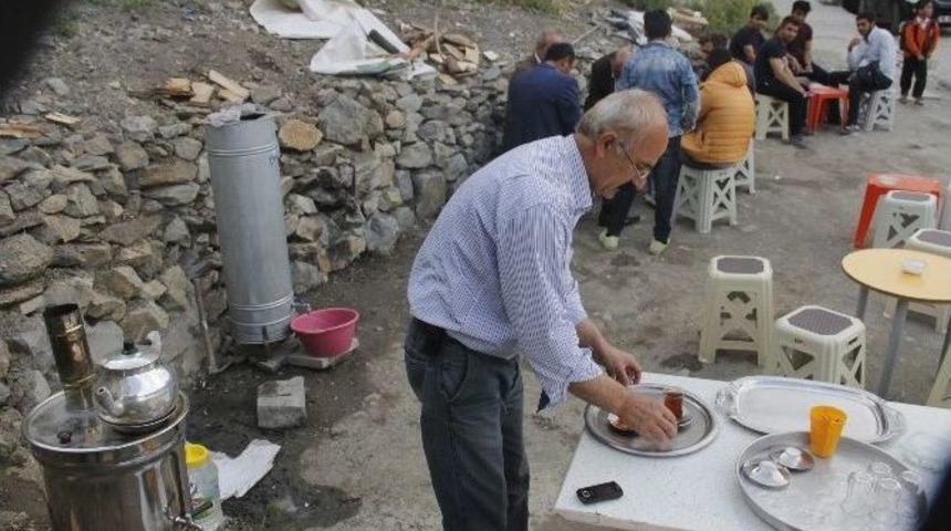 Havaların Isınmasıyla Semaver &Ccedil;ayı G&ouml;r&uuml;c&uuml;ye &Ccedil;ıktı