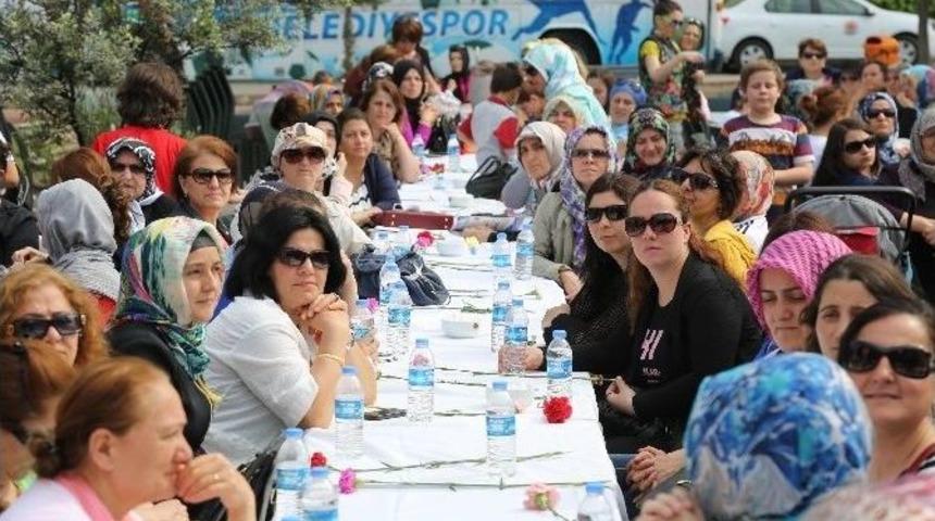 &Ouml;zgecan&rsquo;dan &lsquo;yaza Merhaba&rsquo; Etkinliği