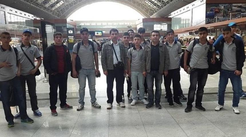 Eğitim İ&ccedil;in İtalya&rsquo;ya Giden Meslek Lisesi &Ouml;ğrencileri Batman&rsquo;a D&ouml;nd&uuml;