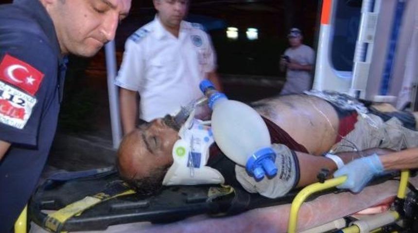 Otomobil Sulama Kanalına U&ccedil;tu, S&uuml;r&uuml;c&uuml;y&uuml; Vatandaşlar Kurtardı