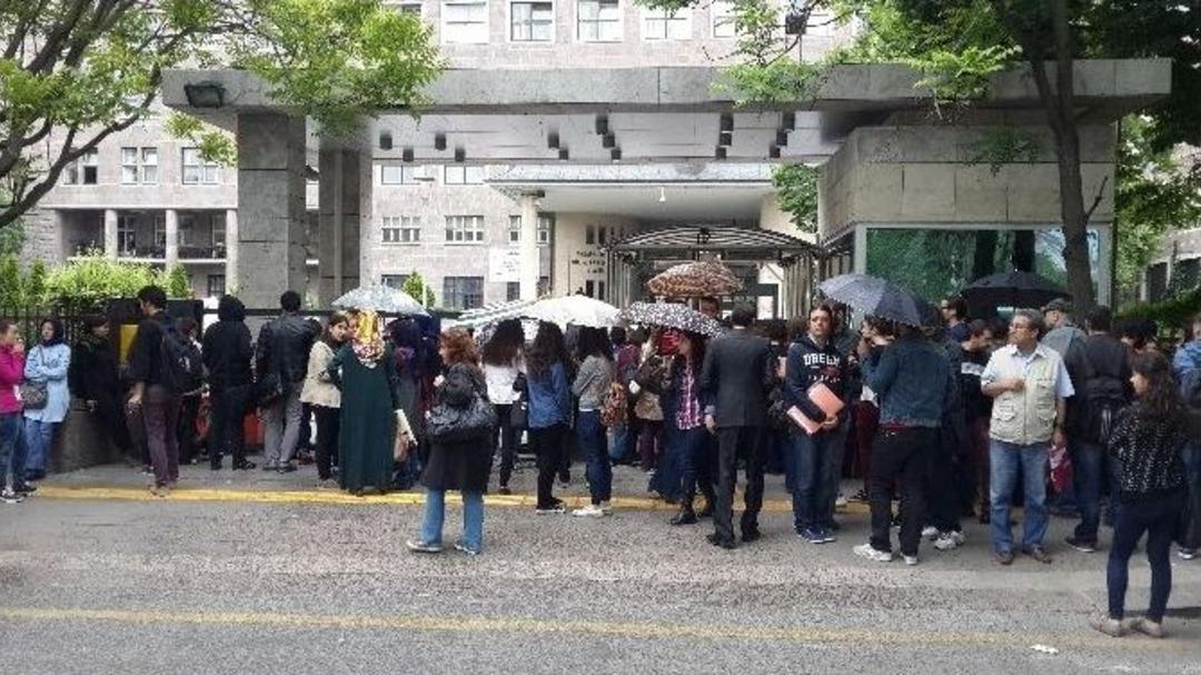 Ankara &Uuml;niversitesi&rsquo;nde Gerginlik