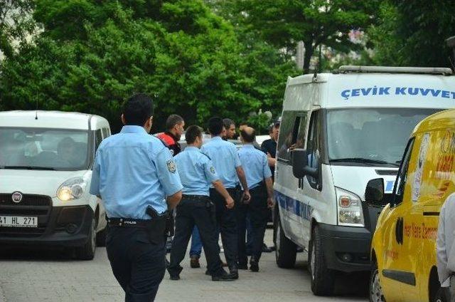 Cinayet Davası Ömcesi Adliye Önü Karıştı