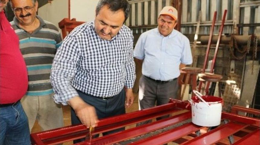 H&uuml;seyin Samani Bu Kez De Boya Yaptı