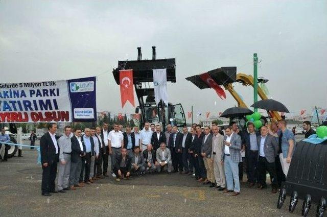 İzmit Belediyesi Makina Parkı 17 Yeni Araçla Güçlendi