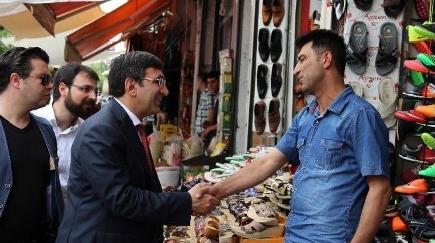 Bakan Yılmaz, Dur Durak Bilmiyor