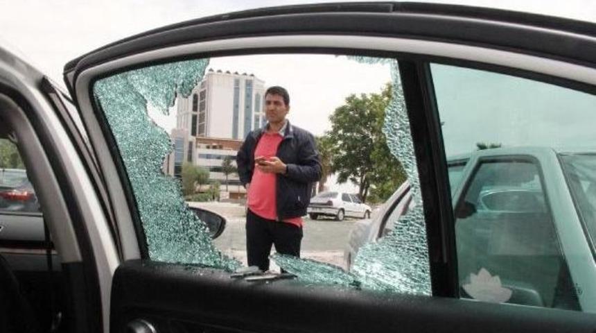 Camını Kırdıkları Otomobildeki 3 Bin 500 Lira Ile Bilgisayarı &Ccedil;aldılar