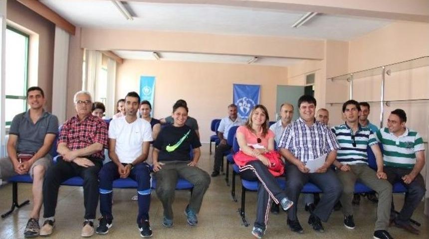 Antren&ouml;r Ve Hakemlere İlk Yardım Eğitimi