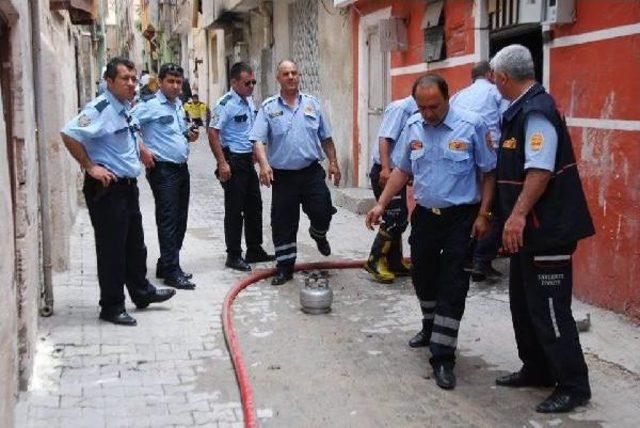 Mutfakta Çıkan Yangını Itfaiye Söndürdü