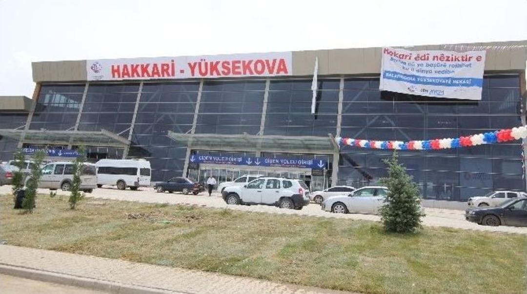 Y&uuml;ksekova U&ccedil;uyor