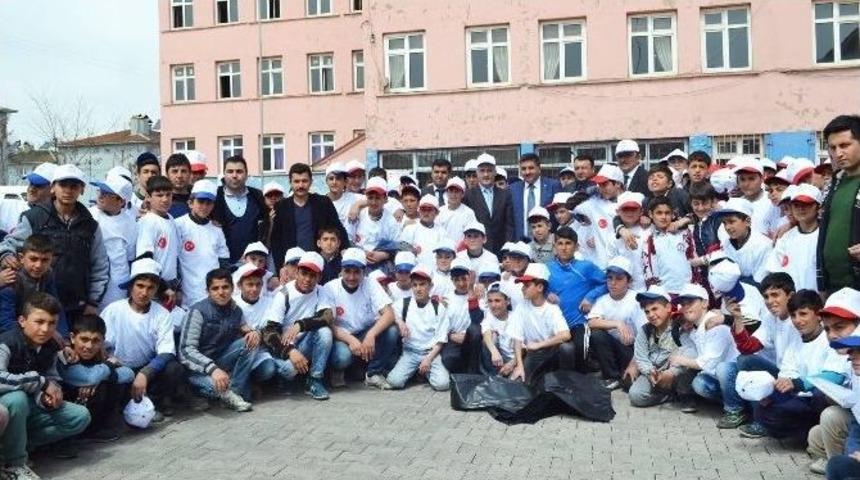 Muş&rsquo;ta &Ccedil;evre Temizliği