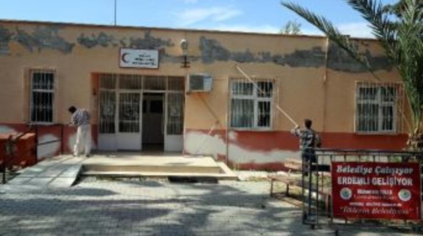 Erdemli Belediyesi, Sağlık Ocağının Tadilatını Yaptı