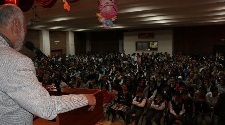 M&uuml;ft&uuml; Arvas Okul Ziyaretlerini S&uuml;rd&uuml;r&uuml;yor