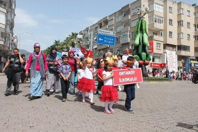 Kumluca’da Sokaklar Cıvıl Cıvıl Oldu